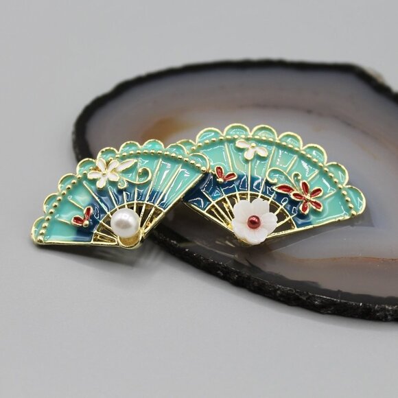 Jewelry - Fan traditional jewelry pin brooch fashion white pearl elegant beautiful gold